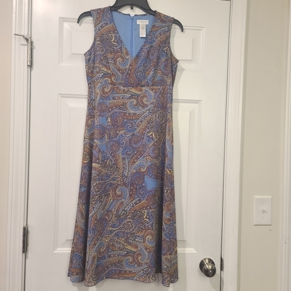 Liz Claiborne size 4 petite Dress - Picture 3 of 10